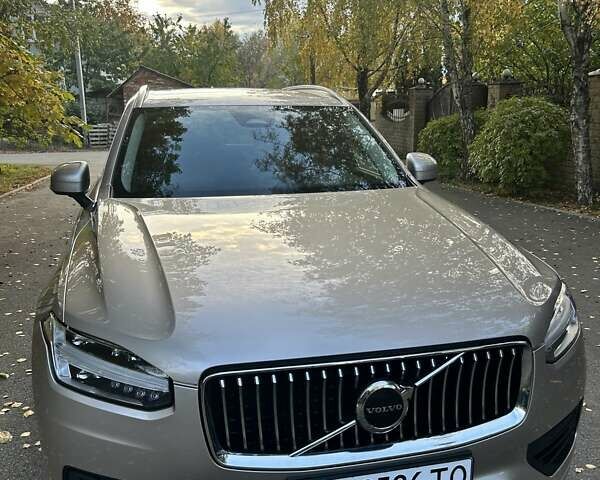 Вольво ХС90 2022 в Киеве на Automoto.ua Бежевый Вольво ХС90, объемом двигателя 1.97 л и пробегом 37 тыс. км за 51500 $, фото 4 на Automoto.ua