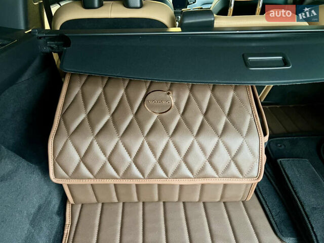 Бежевый Вольво ХС90, объемом двигателя 1.97 л и пробегом 114 тыс. км за 51500 $, фото 78 на Automoto.ua