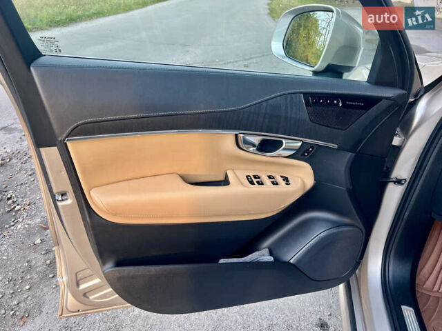 Бежевый Вольво ХС90, объемом двигателя 1.97 л и пробегом 114 тыс. км за 51500 $, фото 30 на Automoto.ua