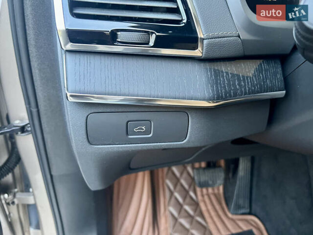 Бежевый Вольво ХС90, объемом двигателя 1.97 л и пробегом 114 тыс. км за 51500 $, фото 28 на Automoto.ua