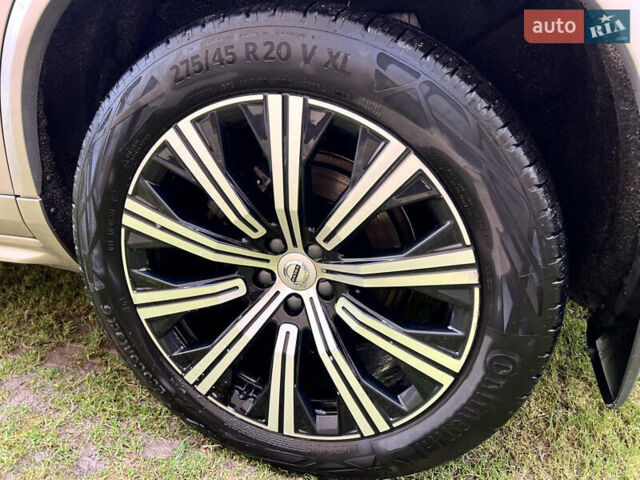 Бежевый Вольво ХС90, объемом двигателя 1.97 л и пробегом 43 тыс. км за 53000 $, фото 11 на Automoto.ua