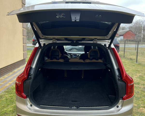 Бежевый Вольво ХС90, объемом двигателя 1.97 л и пробегом 43 тыс. км за 53000 $, фото 22 на Automoto.ua