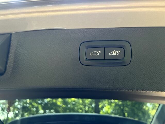 Бежевий Вольво ХС90, об'ємом двигуна 2 л та пробігом 42 тис. км за 55900 $, фото 12 на Automoto.ua