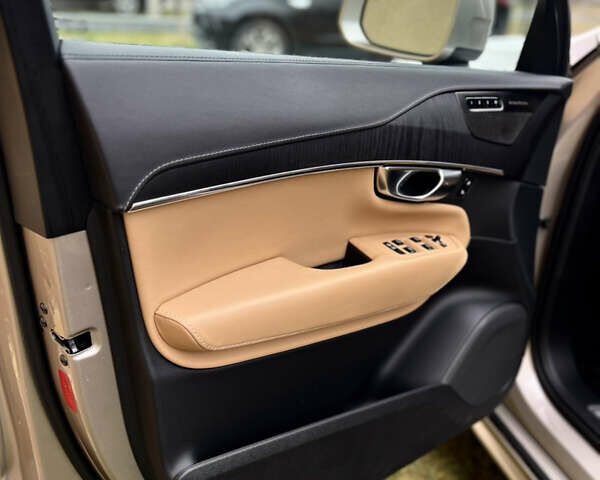 Бежевый Вольво ХС90, объемом двигателя 1.97 л и пробегом 43 тыс. км за 53000 $, фото 25 на Automoto.ua