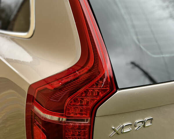 Бежевый Вольво ХС90, объемом двигателя 1.97 л и пробегом 43 тыс. км за 53000 $, фото 8 на Automoto.ua