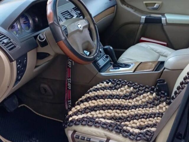 Чорний Вольво ХС90, об'ємом двигуна 2.4 л та пробігом 0 тис. км за 12800 $, фото 6 на Automoto.ua