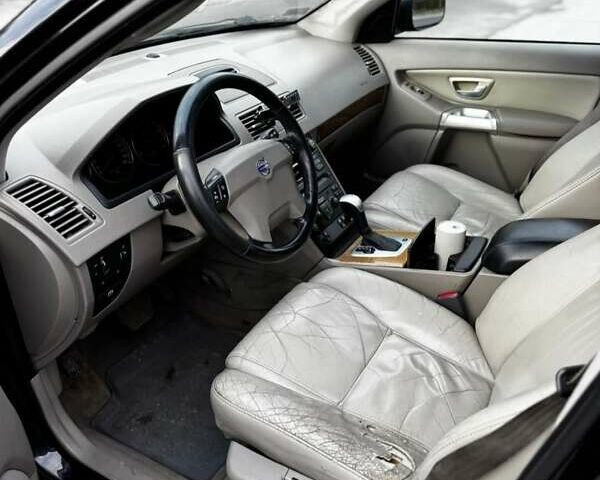 Черный Вольво ХС90, объемом двигателя 2.4 л и пробегом 280 тыс. км за 4200 $, фото 9 на Automoto.ua