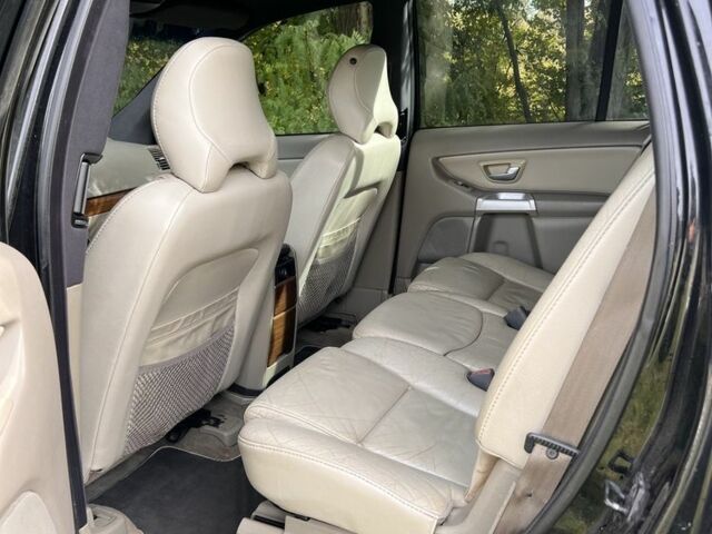 Черный Вольво ХС90, объемом двигателя 2.4 л и пробегом 280 тыс. км за 6100 $, фото 4 на Automoto.ua