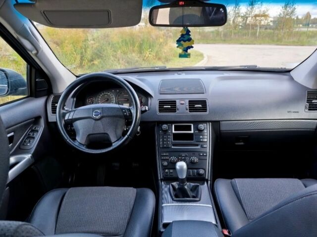 Вольво ХС90 2003 в Чернигове на Automoto.ua Черный Вольво ХС90, объемом двигателя 2.4 л и пробегом 247 тыс. км за 3850 $, фото 4 на Automoto.ua