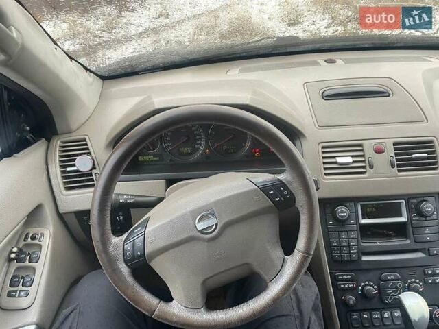 Черный Вольво ХС90, объемом двигателя 2.4 л и пробегом 431 тыс. км за 4800 $, фото 11 на Automoto.ua