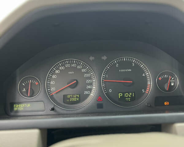 Черный Вольво ХС90, объемом двигателя 2.4 л и пробегом 187 тыс. км за 8500 $, фото 7 на Automoto.ua