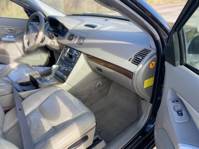 Черный Вольво ХС90, объемом двигателя 2.4 л и пробегом 322 тыс. км за 5550 $, фото 8 на Automoto.ua