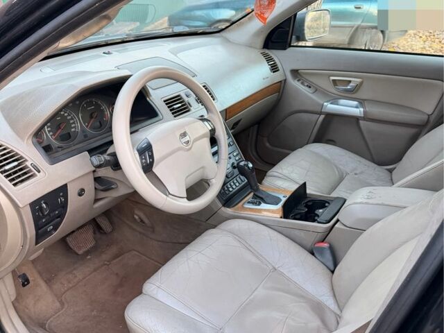 Черный Вольво ХС90, объемом двигателя 2.4 л и пробегом 400 тыс. км за 5100 $, фото 5 на Automoto.ua