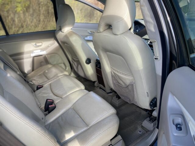 Черный Вольво ХС90, объемом двигателя 2.4 л и пробегом 322 тыс. км за 5550 $, фото 9 на Automoto.ua