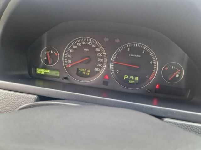 Вольво ХС90 2004 в Луцке на Automoto.ua Черный Вольво ХС90, объемом двигателя 2.4 л и пробегом 402 тыс. км за 5000 $, фото 5 на Automoto.ua