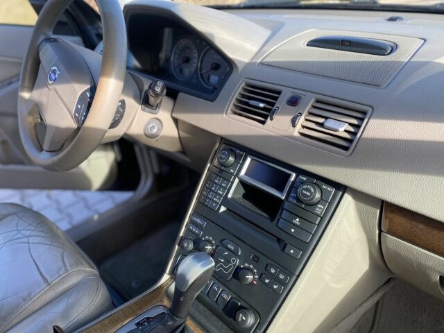 Черный Вольво ХС90, объемом двигателя 2.4 л и пробегом 322 тыс. км за 5550 $, фото 13 на Automoto.ua