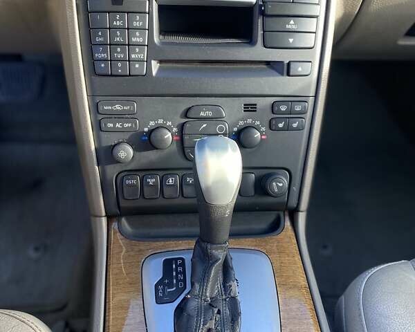 Черный Вольво ХС90, объемом двигателя 2.4 л и пробегом 322 тыс. км за 5550 $, фото 8 на Automoto.ua