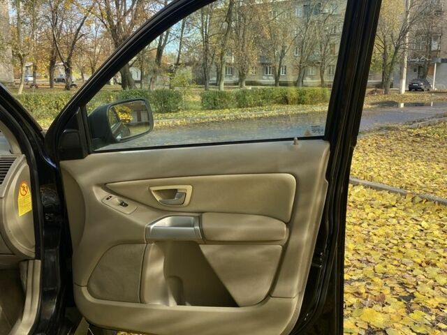 Вольво ХС90 2004 у Славянске на Automoto.ua Чорний Вольво ХС90, об'ємом двигуна 2.4 л та пробігом 400 тис. км за 5100 $, фото 11 на Automoto.ua