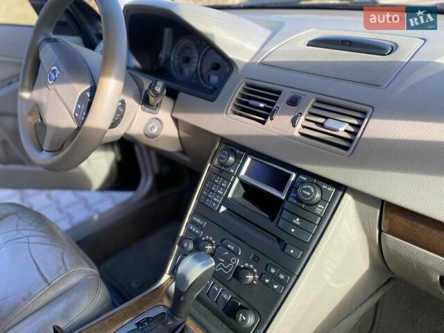 Черный Вольво ХС90, объемом двигателя 2.4 л и пробегом 322 тыс. км за 5550 $, фото 10 на Automoto.ua