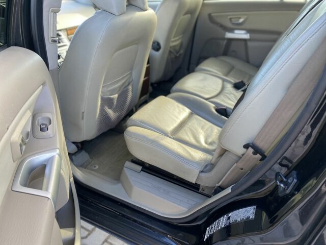 Черный Вольво ХС90, объемом двигателя 2.4 л и пробегом 322 тыс. км за 5550 $, фото 20 на Automoto.ua