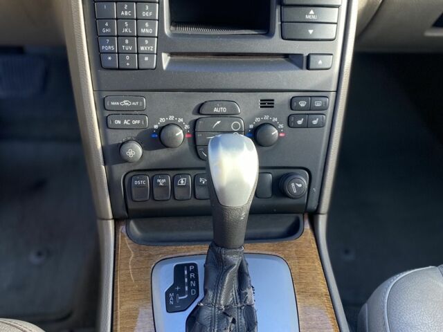 Черный Вольво ХС90, объемом двигателя 2.4 л и пробегом 322 тыс. км за 5550 $, фото 14 на Automoto.ua