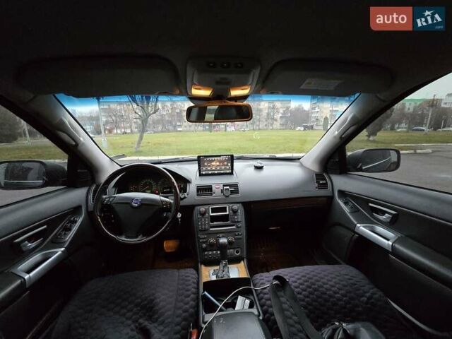 Черный Вольво ХС90, объемом двигателя 2.9 л и пробегом 357 тыс. км за 9500 $, фото 4 на Automoto.ua