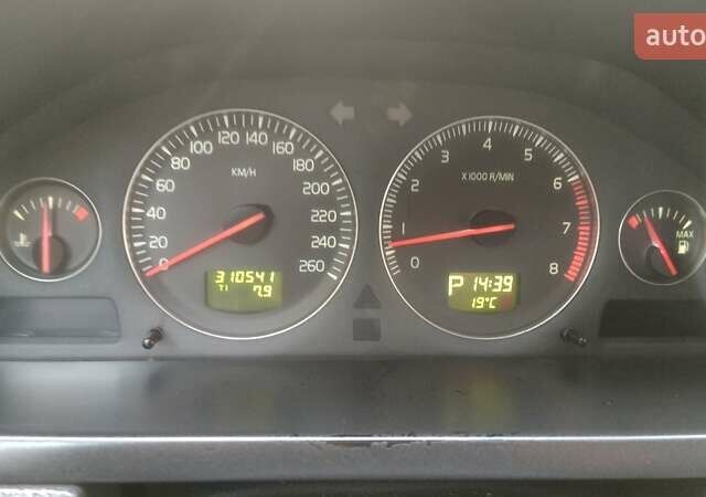 Черный Вольво ХС90, объемом двигателя 2.5 л и пробегом 309 тыс. км за 10800 $, фото 6 на Automoto.ua