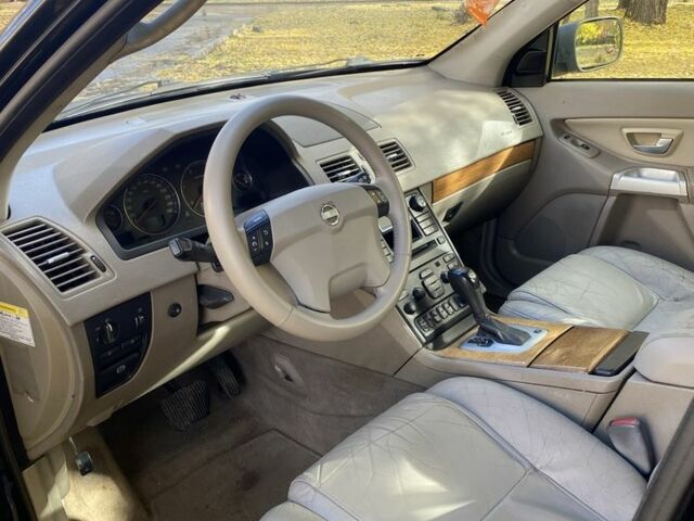 Черный Вольво ХС90, объемом двигателя 2.4 л и пробегом 400 тыс. км за 5100 $, фото 6 на Automoto.ua