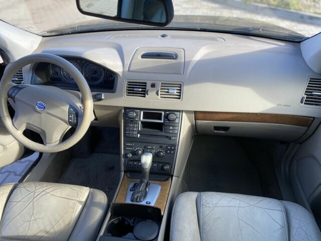 Черный Вольво ХС90, объемом двигателя 2.4 л и пробегом 322 тыс. км за 5550 $, фото 10 на Automoto.ua