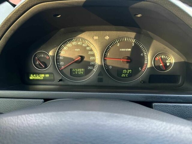 Черный Вольво ХС90, объемом двигателя 2.4 л и пробегом 350 тыс. км за 8300 $, фото 3 на Automoto.ua