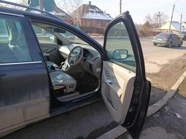 Черный Вольво ХС90, объемом двигателя 2.4 л и пробегом 340 тыс. км за 4375 $, фото 8 на Automoto.ua