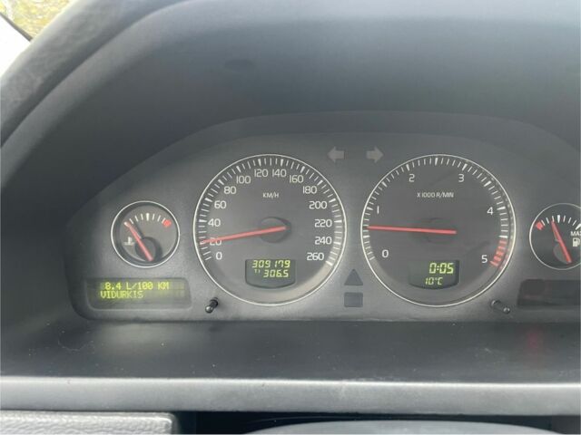 Вольво ХС90 2005 в Глухове на Automoto.ua Черный Вольво ХС90, объемом двигателя 2.4 л и пробегом 302 тыс. км за 3999 $, фото 7 на Automoto.ua