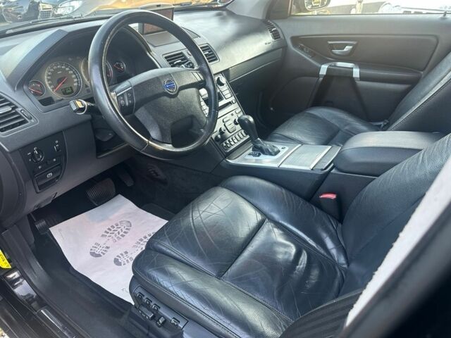 Черный Вольво ХС90, объемом двигателя 2.4 л и пробегом 185 тыс. км за 3258 $, фото 6 на Automoto.ua