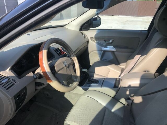 Черный Вольво ХС90, объемом двигателя 2.4 л и пробегом 459 тыс. км за 9200 $, фото 17 на Automoto.ua