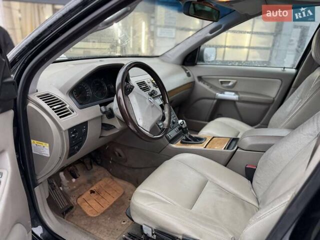 Черный Вольво ХС90, объемом двигателя 2.4 л и пробегом 332 тыс. км за 5500 $, фото 4 на Automoto.ua