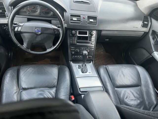 Чорний Вольво ХС90, об'ємом двигуна 2.4 л та пробігом 300 тис. км за 5600 $, фото 14 на Automoto.ua