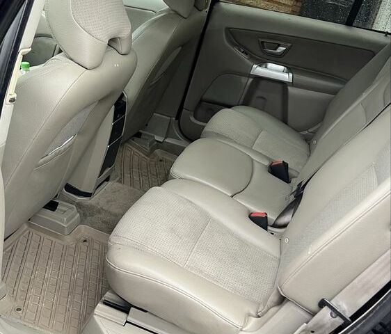 Черный Вольво ХС90, объемом двигателя 2.4 л и пробегом 459 тыс. км за 9200 $, фото 4 на Automoto.ua