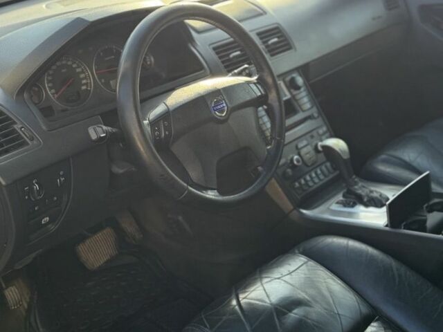 Чорний Вольво ХС90, об'ємом двигуна 2.4 л та пробігом 300 тис. км за 6000 $, фото 8 на Automoto.ua