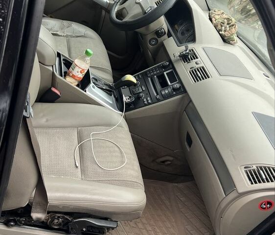 Черный Вольво ХС90, объемом двигателя 2.4 л и пробегом 459 тыс. км за 9200 $, фото 6 на Automoto.ua