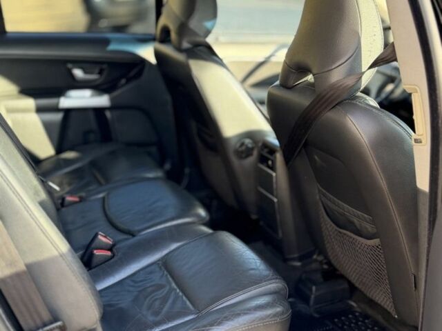 Чорний Вольво ХС90, об'ємом двигуна 2.4 л та пробігом 300 тис. км за 6000 $, фото 11 на Automoto.ua