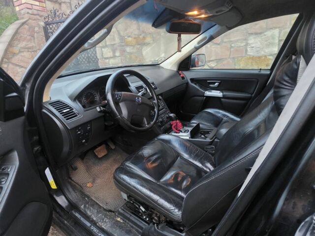 Чорний Вольво ХС90, об'ємом двигуна 2.4 л та пробігом 460 тис. км за 7700 $, фото 1 на Automoto.ua