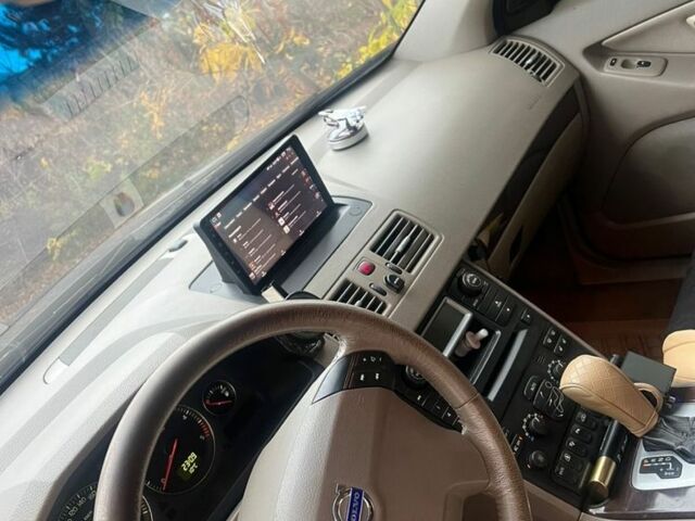 Черный Вольво ХС90, объемом двигателя 2.4 л и пробегом 352 тыс. км за 6500 $, фото 4 на Automoto.ua