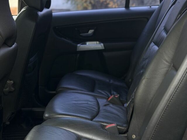 Черный Вольво ХС90, объемом двигателя 2.4 л и пробегом 300 тыс. км за 6150 $, фото 14 на Automoto.ua