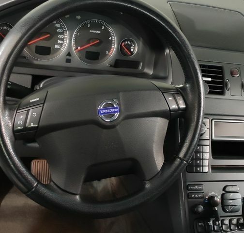 Чорний Вольво ХС90, об'ємом двигуна 2 л та пробігом 270 тис. км за 7300 $, фото 14 на Automoto.ua