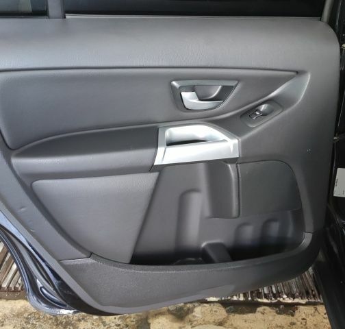 Чорний Вольво ХС90, об'ємом двигуна 2 л та пробігом 270 тис. км за 7300 $, фото 11 на Automoto.ua