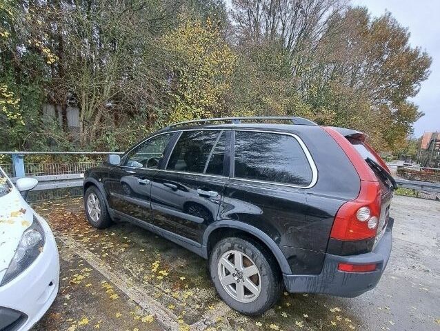 Чорний Вольво ХС90, об'ємом двигуна 2.4 л та пробігом 370 тис. км за 5499 $, фото 2 на Automoto.ua