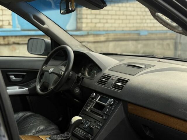 Черный Вольво ХС90, объемом двигателя 2.4 л и пробегом 300 тыс. км за 6150 $, фото 17 на Automoto.ua