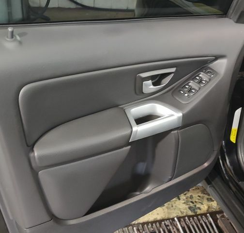 Чорний Вольво ХС90, об'ємом двигуна 2 л та пробігом 270 тис. км за 7300 $, фото 13 на Automoto.ua