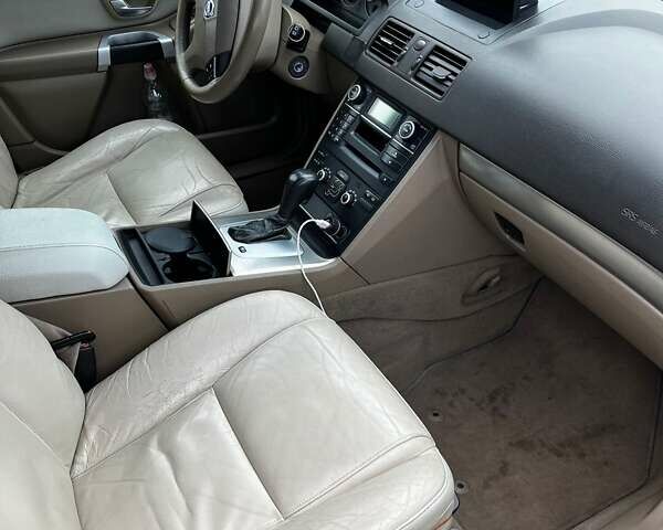 Черный Вольво ХС90, объемом двигателя 2.4 л и пробегом 295 тыс. км за 15659 $, фото 5 на Automoto.ua