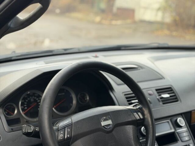 Черный Вольво ХС90, объемом двигателя 2.4 л и пробегом 300 тыс. км за 6150 $, фото 12 на Automoto.ua